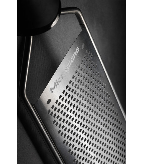 "EOL" MICROPLANE RAPE PROFESSIONAL FIN GRAIN INOX dans MICROPLANE