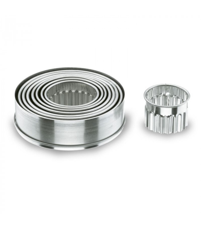 BOITE 9 DECOUPOIRS RONDS CANNELES INOX Ø3 A 10CM LACOR dans BOITES A DECOUPOIRS