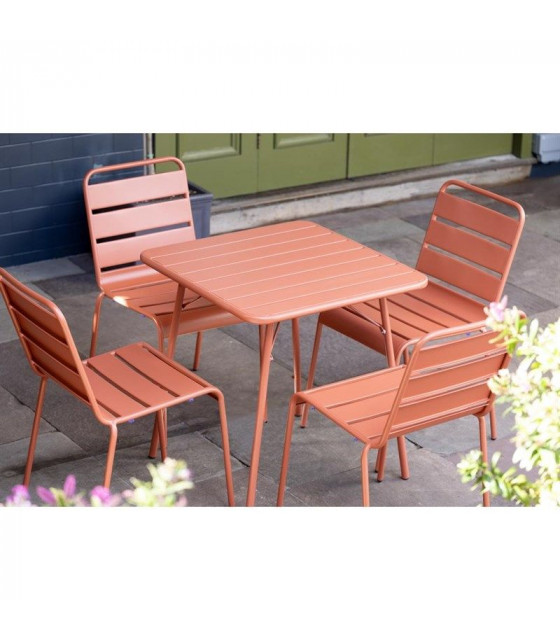 CHAISES A LATTES EN ACIER TERRACOTTA LOT DE 4 dans CHAISES