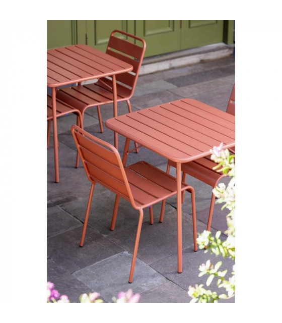 CHAISES A LATTES EN ACIER TERRACOTTA LOT DE 4 dans CHAISES